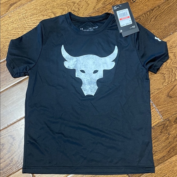 Under Armour Black Tee with Gray Bull Graphic - Picture 1 of 4